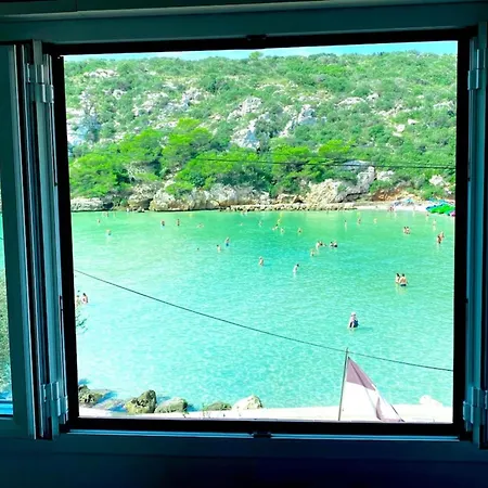 Beachfront In Calan Porter Menorca Apartament