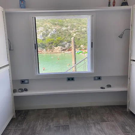 Beachfront In Calan Porter Menorca Apartament