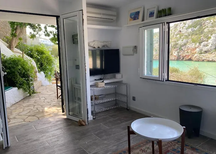 Primera Línea De Playa En Cala En Porter